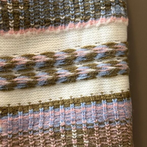 For Love Bell Knitted Skirt with Bow & Floral Design. Junior Size Small. - Picture 6 of 8